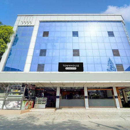 Super Townhouse City Center Ernakulam Kochi Ngoại thất bức ảnh