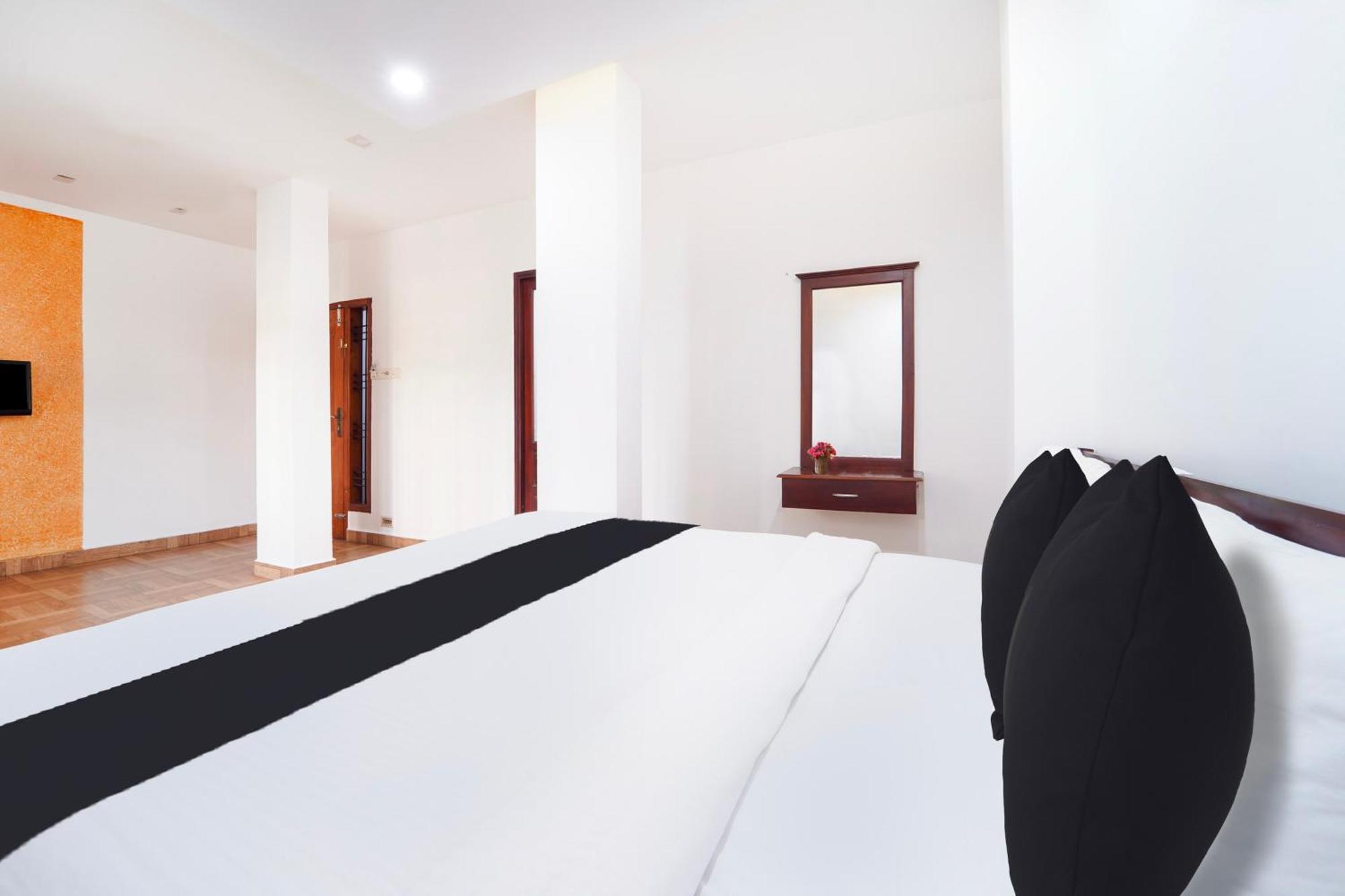 Super Townhouse City Center Ernakulam Kochi Ngoại thất bức ảnh