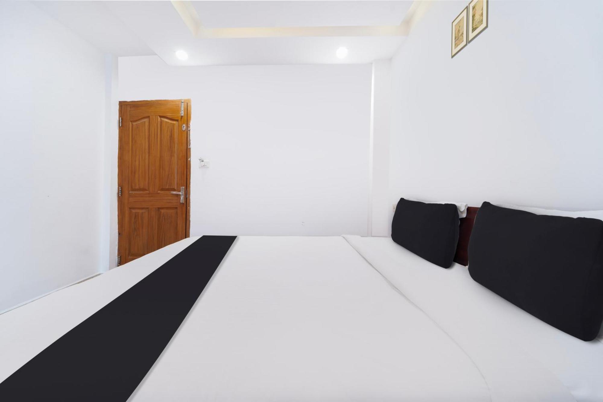 Super Townhouse City Center Ernakulam Kochi Ngoại thất bức ảnh