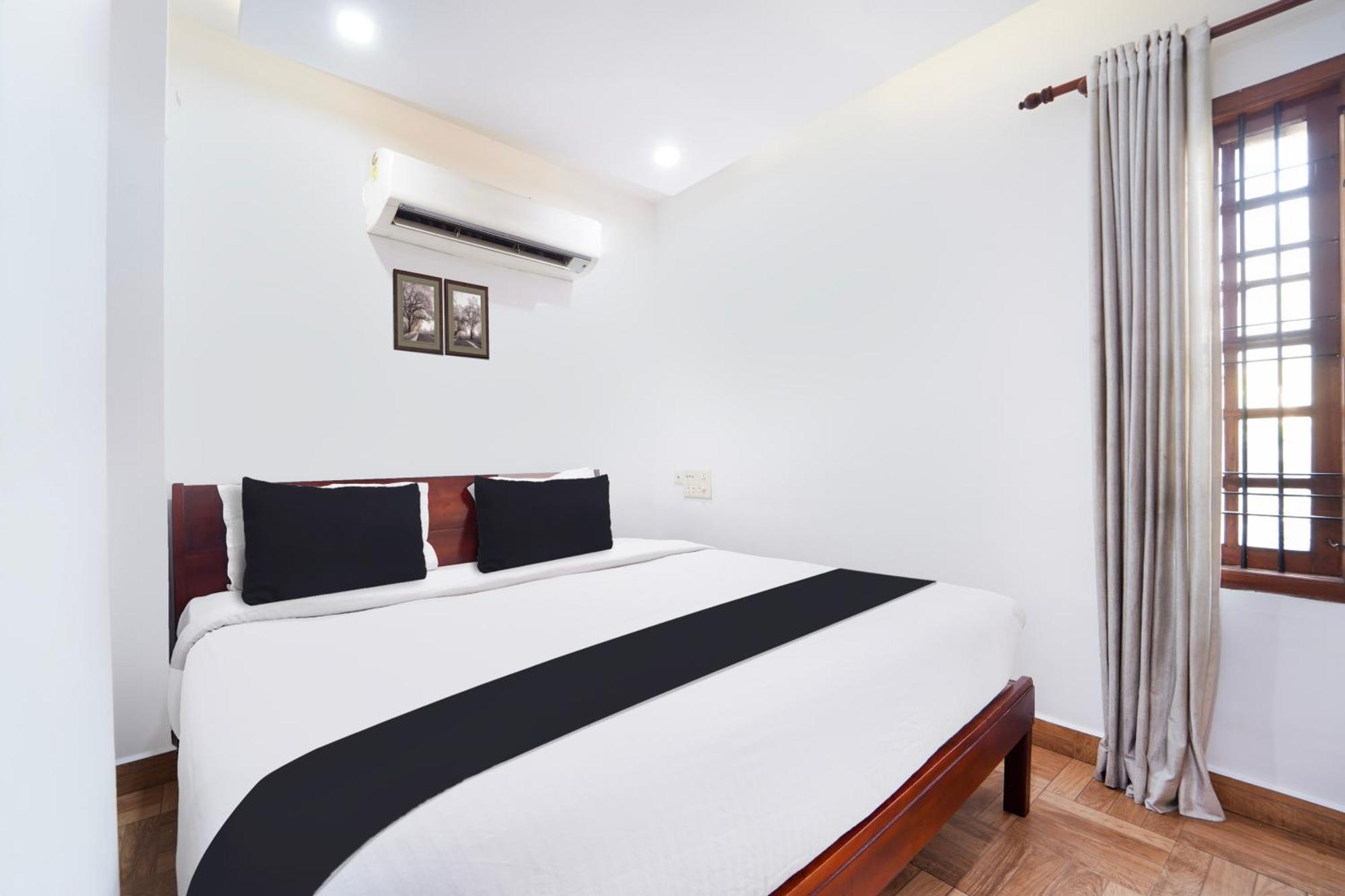 Super Townhouse City Center Ernakulam Kochi Ngoại thất bức ảnh